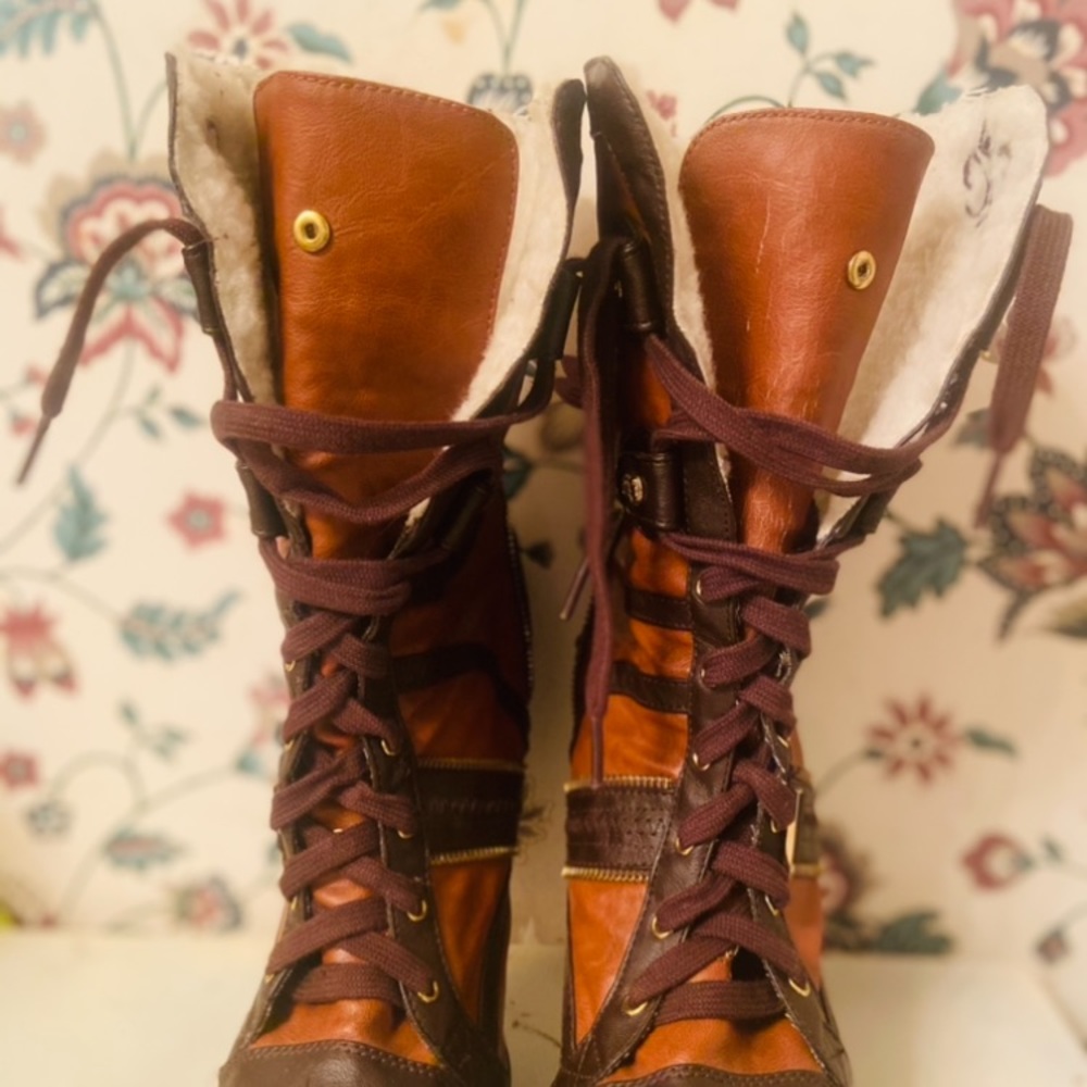 *SOLD* Dereon boots